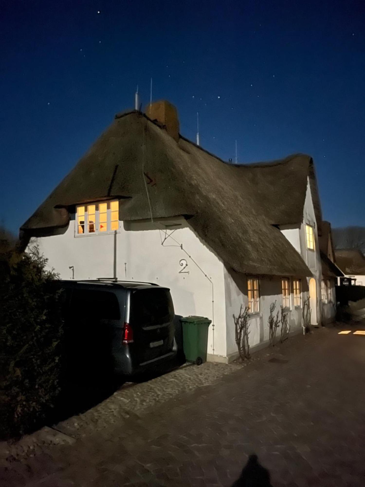 Kapitaenshaus Von 1712 - Neu Saniert Lejlighed Niblum Eksteriør billede