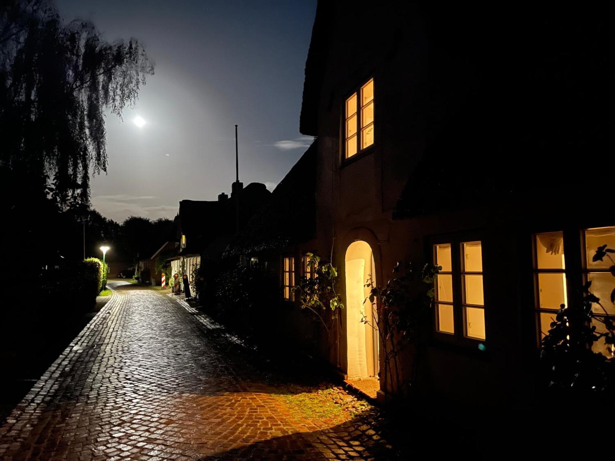 Kapitaenshaus Von 1712 - Neu Saniert Lejlighed Niblum Eksteriør billede