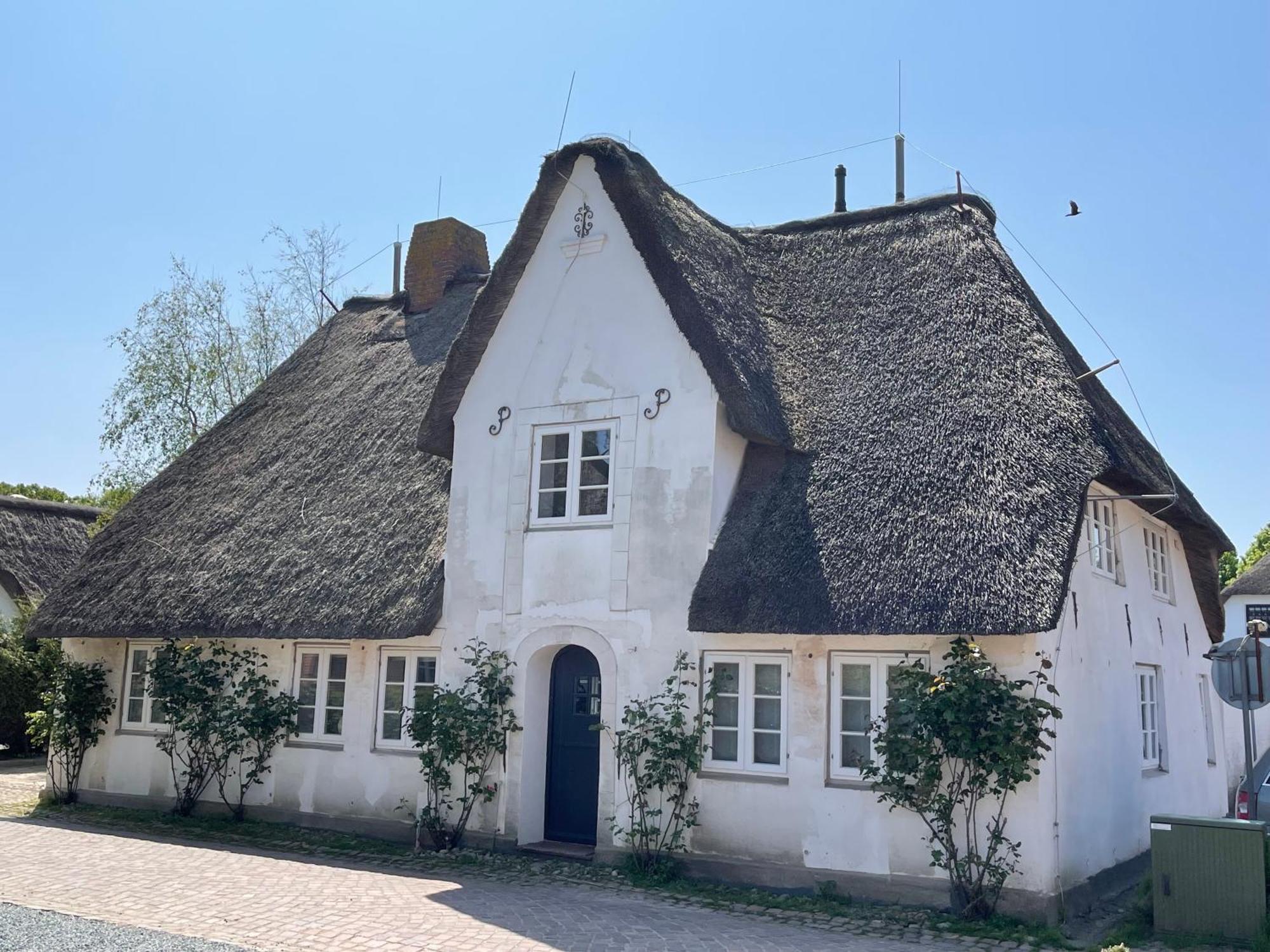 Kapitaenshaus Von 1712 - Neu Saniert Lejlighed Niblum Eksteriør billede